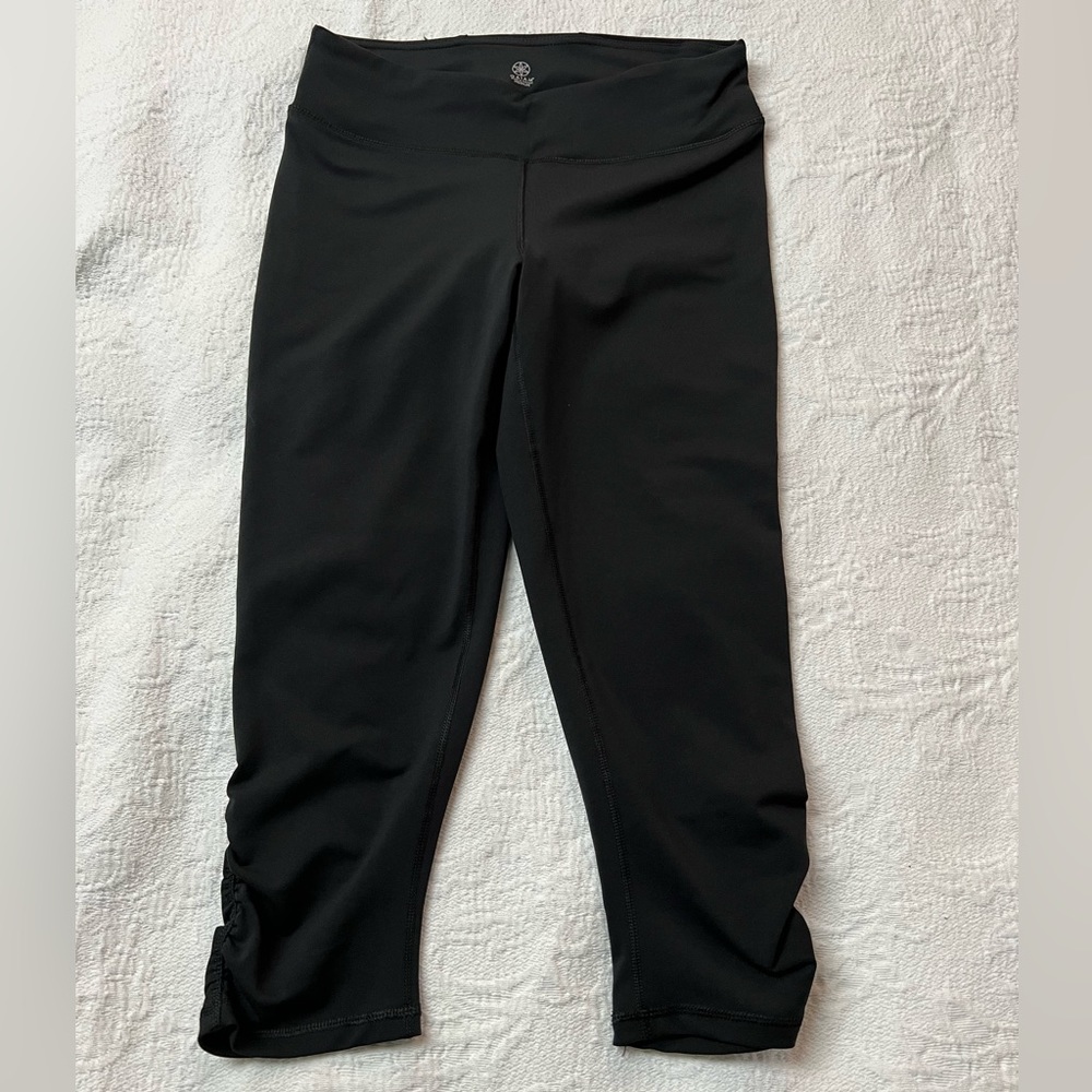 GAIAM Cropped Yoga Leggings